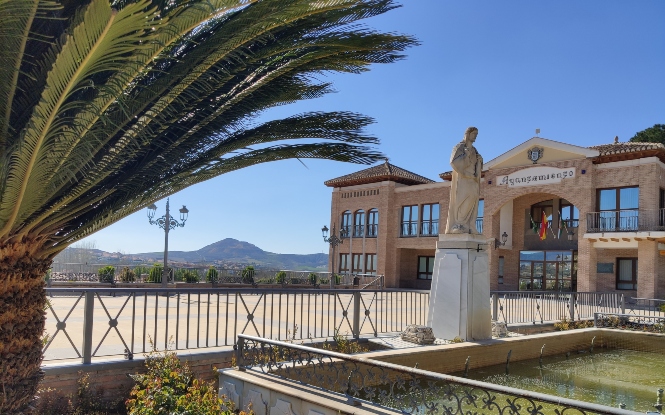 Fachada del Ayuntamiento de ALhendín (AYTO. ALHENDÍN)
