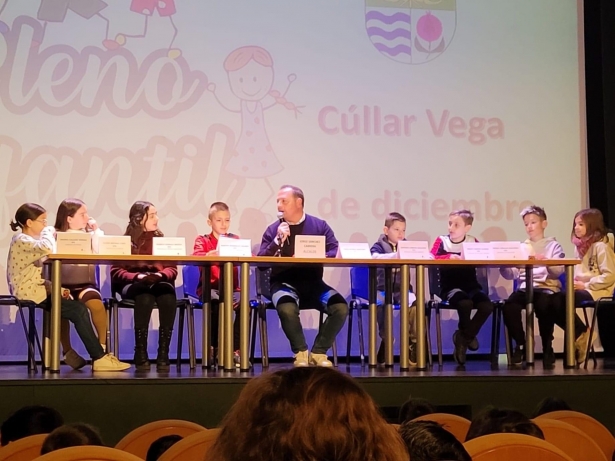 Pleno infantil celebrado en Cúllar VEGA (AYTO. CÚLLAR VEGA) 