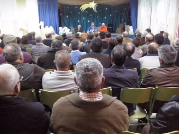 Imagen de archivo de un encuentro de agricultores para protestar por la financiación de las canalizaciones de la presa de Rules (AGUA PARA EL CAMPO)