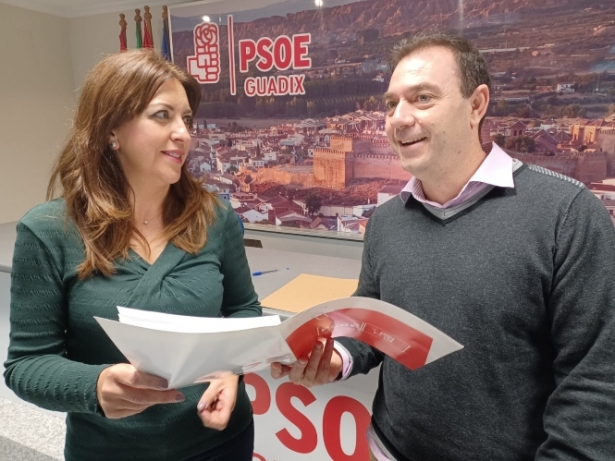 Imagen de la visita a Guadix (PSOE)