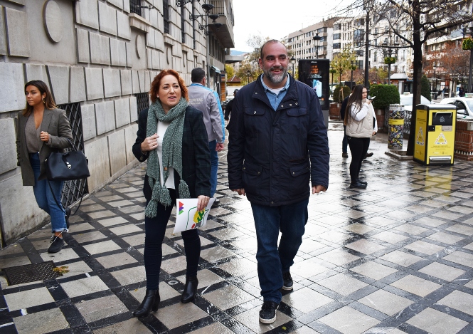 Mari carmen Pérez y Paco Puentedura (IU)