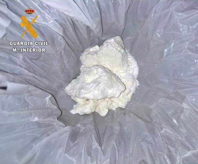 Cocaína en roca intervenida por la Guardia Civil, en imagen de archivo (GUARDIA CIVIL)