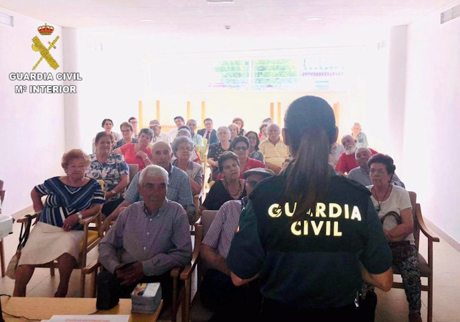 Charla del Plan Mayor de Seguridad de la Guardia Civil en la provincia de Huelva, en imagen de archivo (GUARDIA CIVIL)