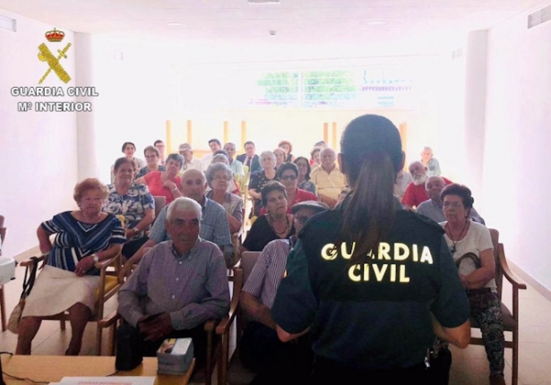 Charla del Plan Mayor de Seguridad de la Guardia Civil en la provincia de Huelva, en imagen de archivo (GUARDIA CIVIL)