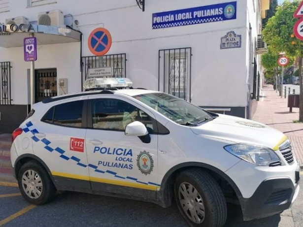 Coche patrulla de la Policía Local de Pulianas (AYUNTAMIENTO)