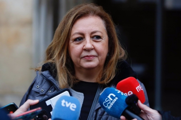 La exdirectora de la Alhambra María del Mar Villafranca atiende a los medios antes de entrar en la Audiencia de Granada (ÁLEX CÁMARA-EUROPA PRESS)