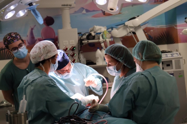 Intervención de un menor con cirugía 3D (HOSPITAL VIRGEN DE LAS NIEVES) 