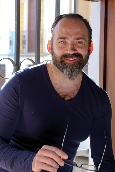 El dramaturgo granadino, Gabriel Medialdea (ALIAR EDICIONES)