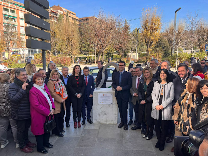 Inauguración de la escultura (FEDERACIÓN SALUD MENTAL ANDALUCÍA)