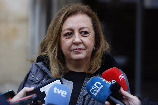 La que fuera directora de la Alhambra, María del Mar Villafranca, atiende a los medios de comunicación antes del inicio del juicio contra la excúpula de la Alhambra por el `caso audioguías` (ÁLEX CÁMARA - EUROPA PRESS)
