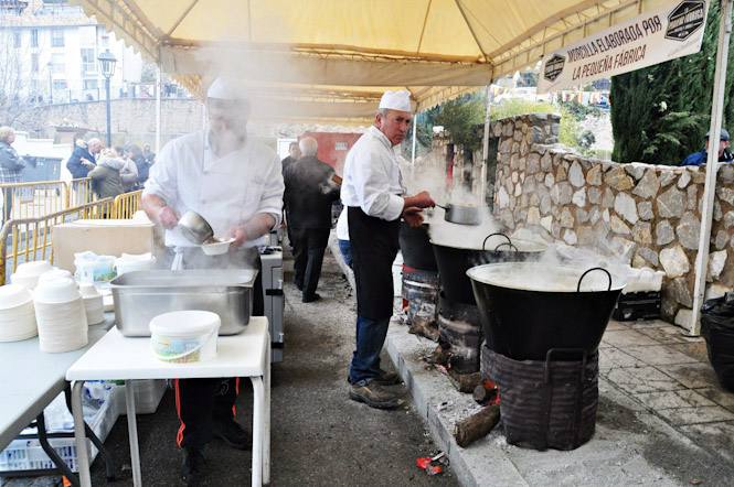 Tradicional Olla de San Antón de Monachil en años anteriores (AYTO. MONACHIL)