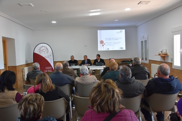 Imagen de la charla (AYTO. BAZA)