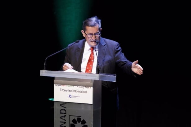 El presidente de la Diputación de Granada, José Entrena, durante el encuentro informativo de Europa Press Andalucía (ÁLEX CÁMARA / EUROPA PRESS)