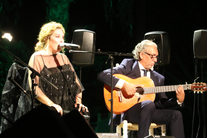 Estrella Morente durante su actuación (AYTO. ALMUÑÉCAR/ARCHIVO)