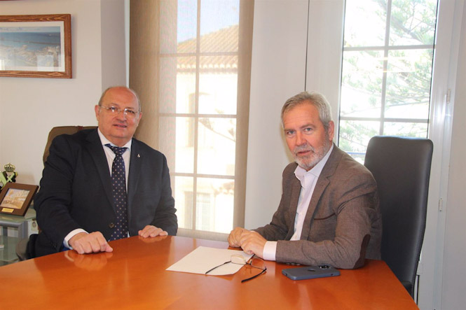 Los presidentes de los puertos de Motril (Granada) y Melilla, José García Fuentes, y Víctor Antonio Gamero García (PUERTO DE MOTRIL)