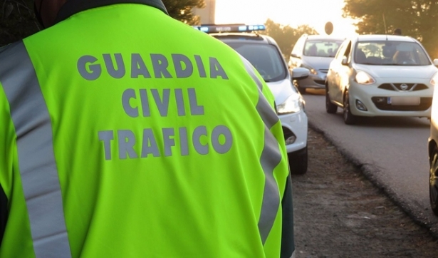 Agente de la Guardia Civil de TRáfico.Foto de archivo (GUARDIA CIVIL)