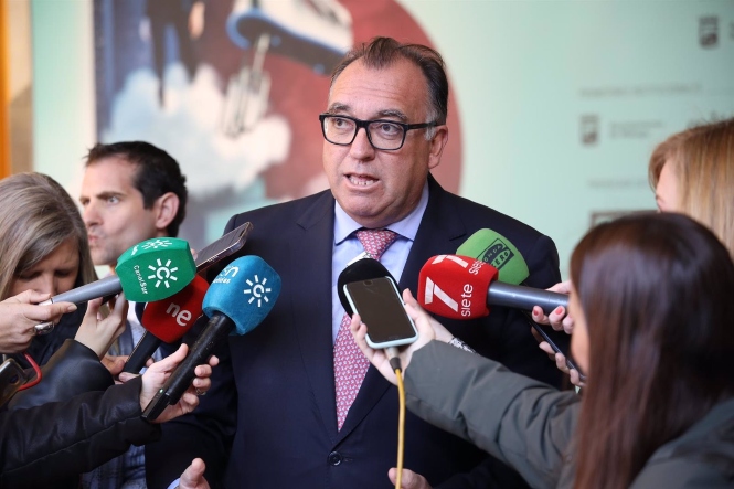 El consejero de Turismo, Cultura y Deporte, Arturo Bernal, atiende a los medios de comunicación en imagen de archivo (ALEX ZEA / EUROPA PRESS)