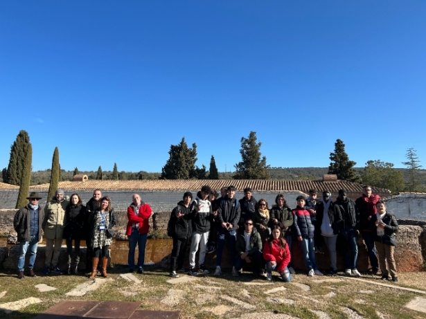 Visita realizada este lunes al cementerio (GRAVITE FESTIVAL)
