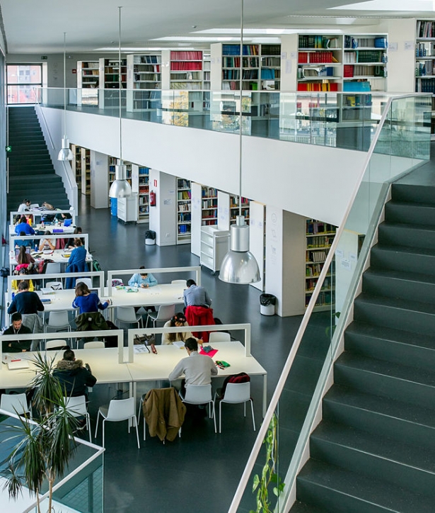 Biblioteca de la Universidad de Granada (UGR) Biblioteca de la Universidad de Granada (UGR)