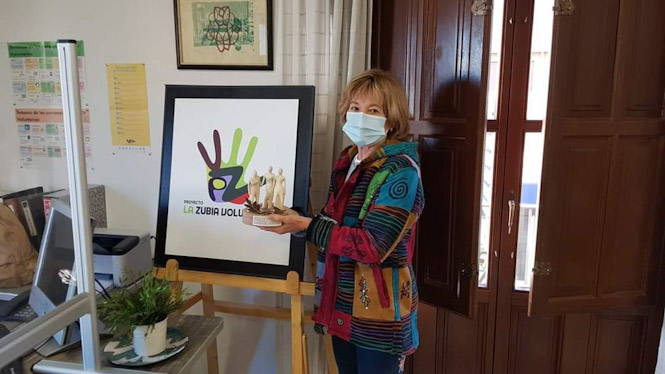 Una de las voluntarias de La Zubia Voluntaria (AYTO. LA ZUBIA)