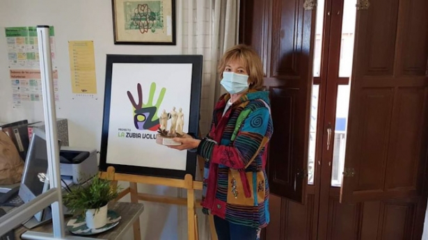 Una de las voluntarias de La Zubia Voluntaria (AYTO. LA ZUBIA)