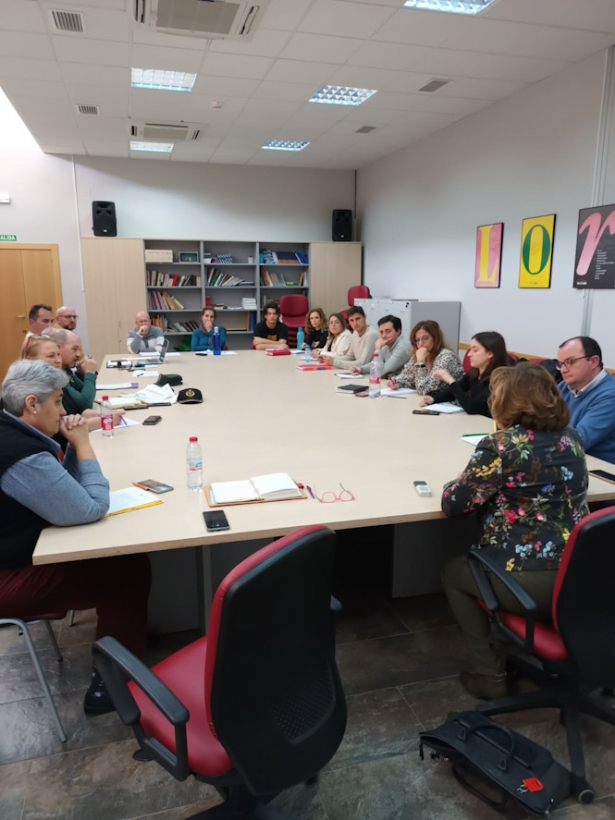 Reunión del sistema de seguimiento integral VioGen celebrada en Huétor Tájar (AYTO. HUÉTOR TÁJAR)