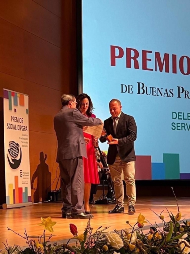 El Ayuntamiento de Cúllar Vega, reconocido por su banco municipal de material ortopédico (AYUNTAMIENTO) 