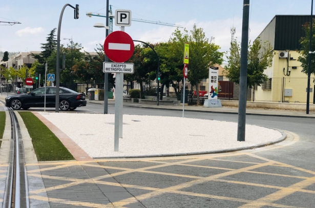 Glorieta por donde pasa el metro en Albolote (JUNTA) 
