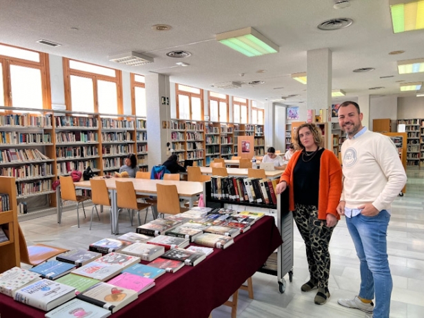 Visita a la Biblioteca Municipal (AYTO. ALMUÑÉCAR)
