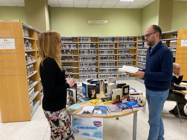 Visita a la biblioteca (AYTO. MARACENA)
