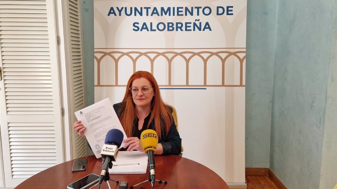 María Eugenia Rufino, en rueda de prensa en el Ayuntamiento de Salobreña (AYUNTAMIENTO) 