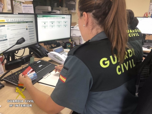 Imagen de archivo de una investiación del Plan Mayor de la Guardia Civil (GUARDIA CIVIL LA RIOJA)