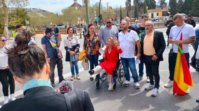 La candidata de Ciudadanos (CS) a la Alcaldía de Granada, Concha Insúa, este sábado en su apoyo a los comerciantes del mercadillo del Zaidín (CIUDADANOS) 