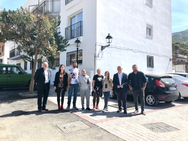 Imagen de la visita a Jete (PSOE) 
