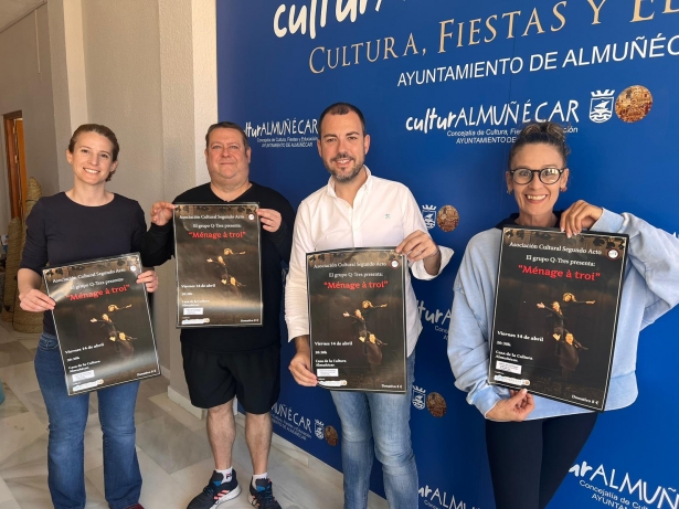 Presentación de la obra de teatro (AYTO. ALMUÑÉCAR)