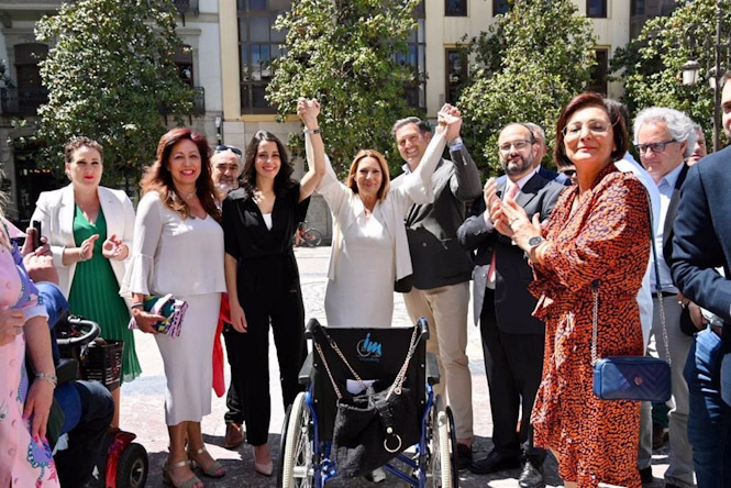 Inés Arrimadas junto a la candidata de CS a la Alcaldía de Granada, Concha Insúa (CIUDADANOS)