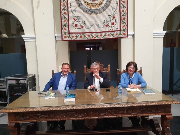 Presentación del libro (AYTO. GUADIX)