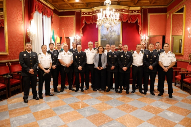 Toma de posesión de los nuevos oficiales (JAVIER ALGARRA/ AYUNTAMIENTO)
