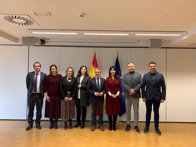 Foto de la reunión mantenida en Madrid el pasado mes de diciembre (AYUNTAMIENTO DE BAZA)
