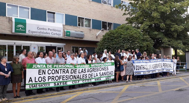 Imagen de archivo de una concentración por una agresión a personal sanitario (CCOO)