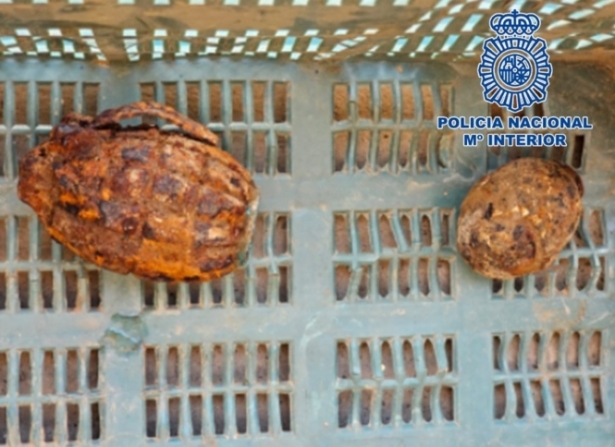 Granadas de mano recuperadas (POLICIA NACIONAL) Granadas de mano recuperadas (POLICIA NACIONAL)