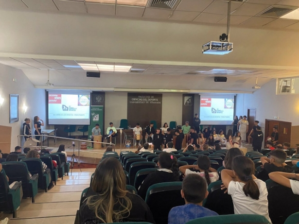 Un total de doce centros participan en el programa `Fénix Andalucía` para aumentar la motivación del alumnado (JUNTA DE ANDALUCÍA) Un total de doce centros participan en el programa `Fénix Andalucía` para aumentar la motivación del alumnado (JUNTA DE ANDALUCÍA)
