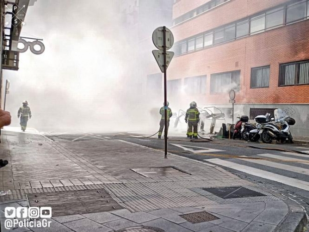 Imagen del incendio (POLICIA LOCAL GRANADA) Imagen del incendio (POLICIA LOCAL GRANADA)