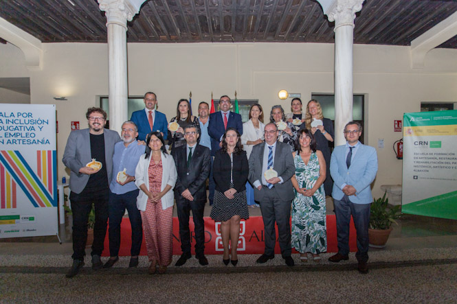 Foto de familia tras la entrega de premios (JUNTA)