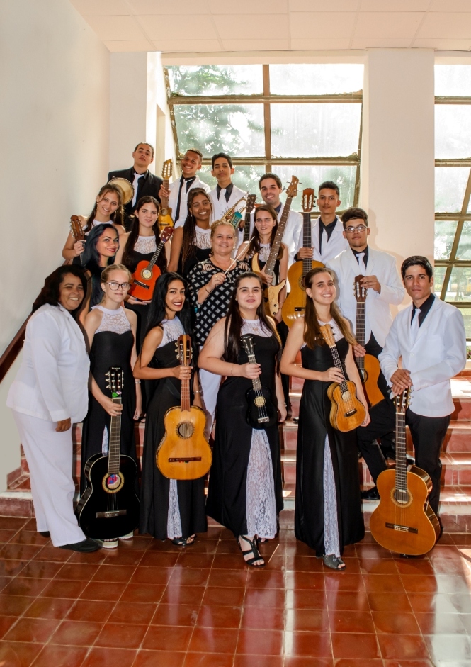 La Iber-Orquesta Vocal  `Clave de sol` de Cuba (AYTO. ALMUÑÉCAR)