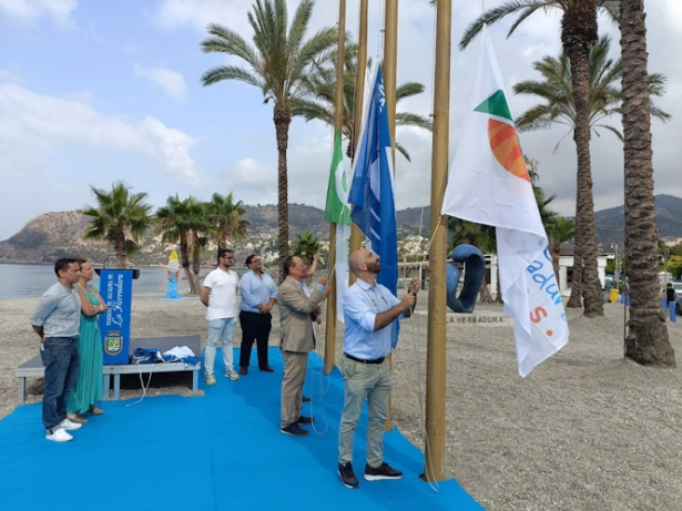 Izado de la bandera (AYTO. ALMUÑÉCAR)