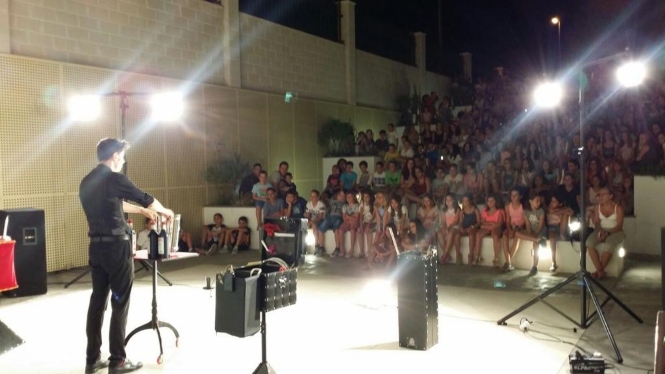 Teatro al aire libre en Huétor Tájar en años anteriores (AYTO. HUÉTOR TÁJAR) 