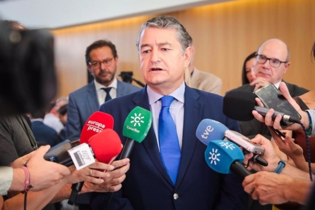 El consejero de la Presidencia, Interior, Diálogo Social y Simplificación Administrativa, Antonio Sanz, este lunes en Granada. (ALEX CÁMARA-EUROPA PRESS)