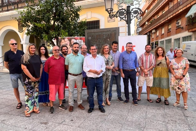 Imagen de la visita a Almuñécar (PSOE)