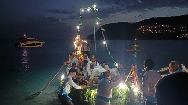 Procesión marítima de la Virgen del Carmen (AYTO. ALMUÑÉCAR)